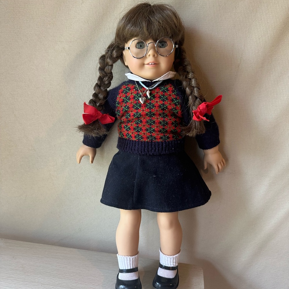 ORIGINAL PLEASANT COMPANY AMERICAN GIRL MOLLY DOLL DISCONTINUED